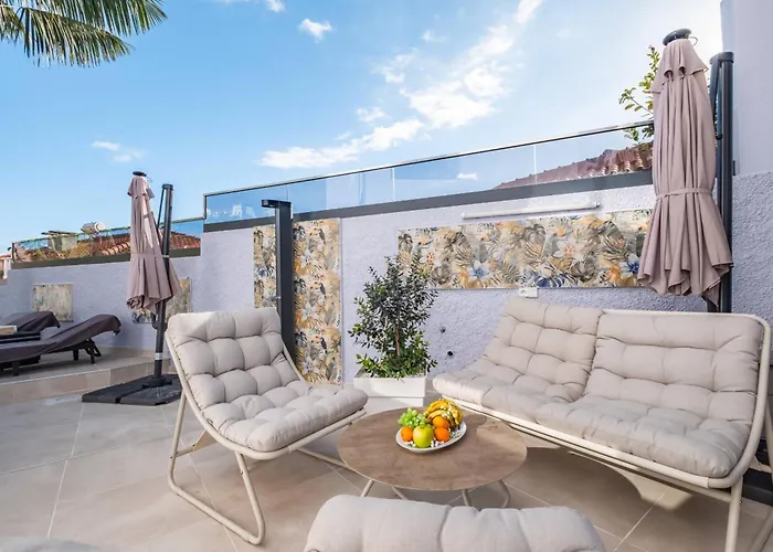 Camacho By Homie Funchal (Madeira)